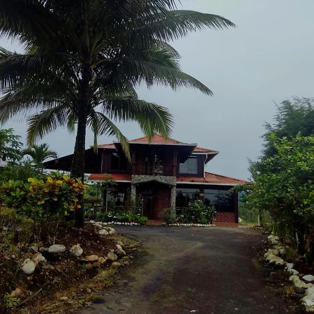 Bed and Breakfast The Roadhouse Tena Exteriér fotografie